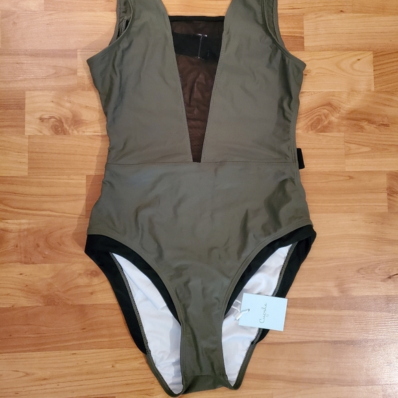 Cupshe One Piece Swimsuit NWT - Picture 3 of 5